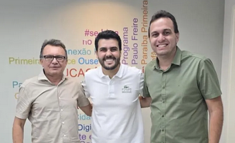 Leia mais sobre o artigo Prefeito de Triunfo se reúne com secretários para ampliar investimentos em educação