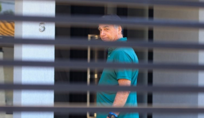 Leia mais sobre o artigo Defesa de Bolsonaro prepara novo pedido de prisão domiciliar por agravamento de saúde