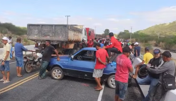 Leia mais sobre o artigo Ribeirinhos farão bloqueio da BR-230 para cobrar ações sobre liberação de água