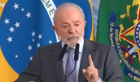Leia mais sobre o artigo [Vídeo] Lula diz que Brasil deu lição de democracia ao mundo com prisão de Bolsonaro e militares