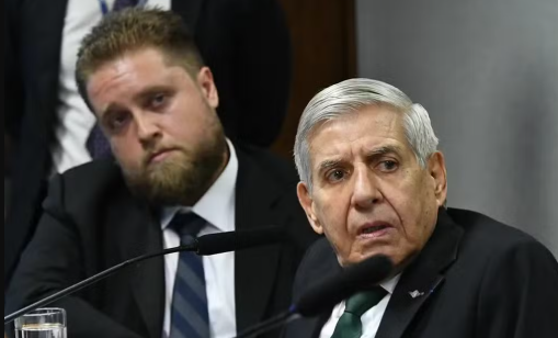 Leia mais sobre o artigo Defesa de General Heleno “corrige” perícia e diz que Alzheimer o afeta desde 2025