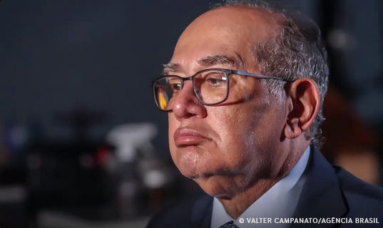 Leia mais sobre o artigo Ministro Gilmar Mendes decide que só PGR pode pedir impeachment de ministro do STF