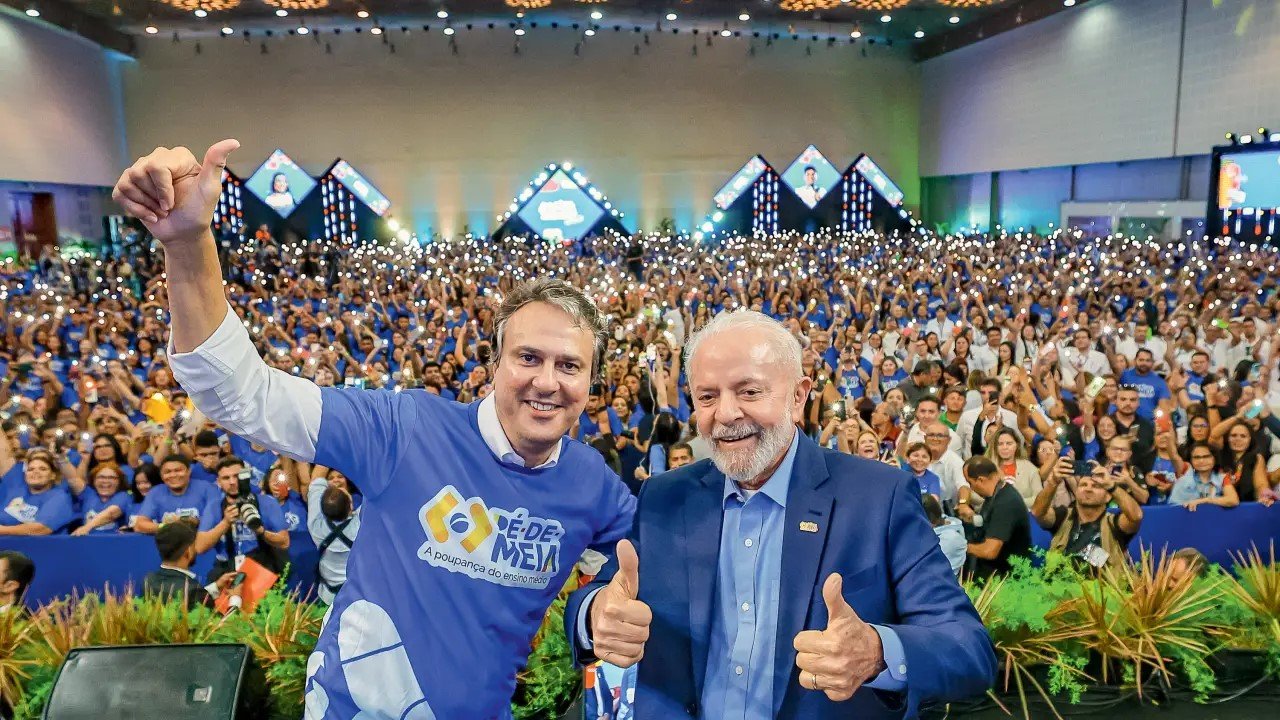 Leia mais sobre o artigo Camilo Santana passa a ser visto cada vez mais como alternativa a Lula para 2026