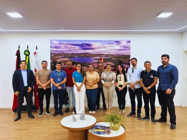 Leia mais sobre o artigo Após planejamento técnico, trabalho de campo para organização do cabeamento nos postes começa nos próximos dias em Cajazeiras