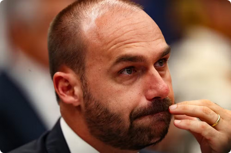 Leia mais sobre o artigo PF afasta Eduardo Bolsonaro do cargo de escrivão em processo por faltas injustificadas