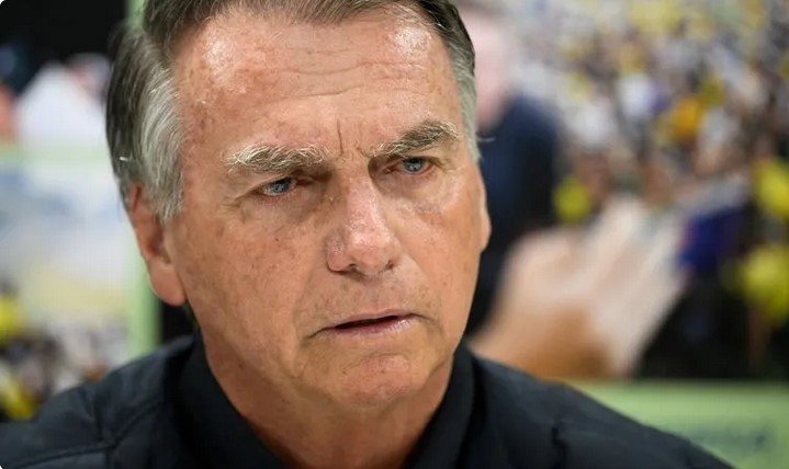 Leia mais sobre o artigo Bolsonaro é ouvido na Papudinha por chamar Lula de ‘cachaça’ e associá-lo ao tráfico no Alemão