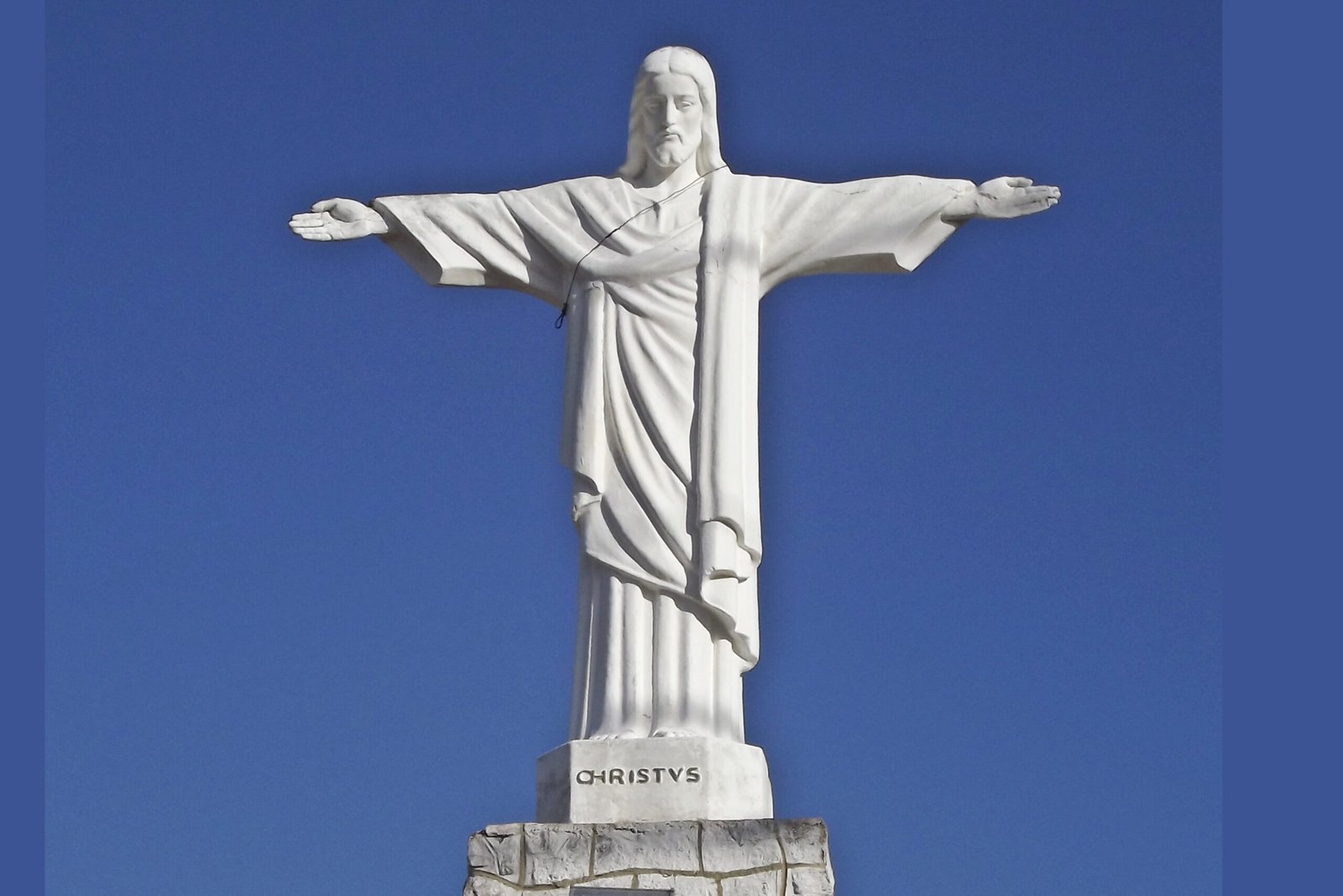 Leia mais sobre o artigo Estátua de 25 metros está no projeto de revitalização do morro do Cristo Rei em Cajazeiras